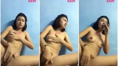 สาว ม.6 เงี่ยนจัด แอบช่วยตัวเองแล้วไลฟ์สด หีสวยน่าเย็ดมาก แหกหีใช้นิ้วเขี่ยแตดน้ำเงี่ยนแฉะ แหย่สองนิ้วทำหน้าเสียว