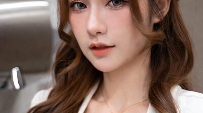 น้องพนักงานธนาคารหีชมพูเนียนๆ แอบส่งคลิปตอนเปลี่ยนชุดในห้องน้ำธนาคารหลังเคาน์เตอร์ปิด