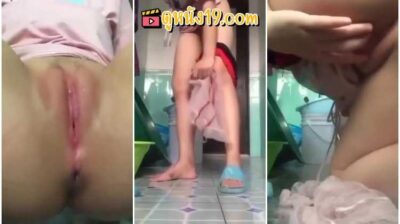 หลุดนักเรียนมัธยมต้น ถ่ายคลิปหวิวก่อนอาบน้ำ แก้ผ้านั่งโชว์นมเพิ่งตั้งเต้าจุกสวยอมชมพู นั่งแหวกรูหีน้ำเงี่ยนแฉะหีเยิ้ม